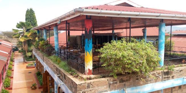 Miryams Village Inn Safari Lodge Sultan Hamud Exteriér fotografie